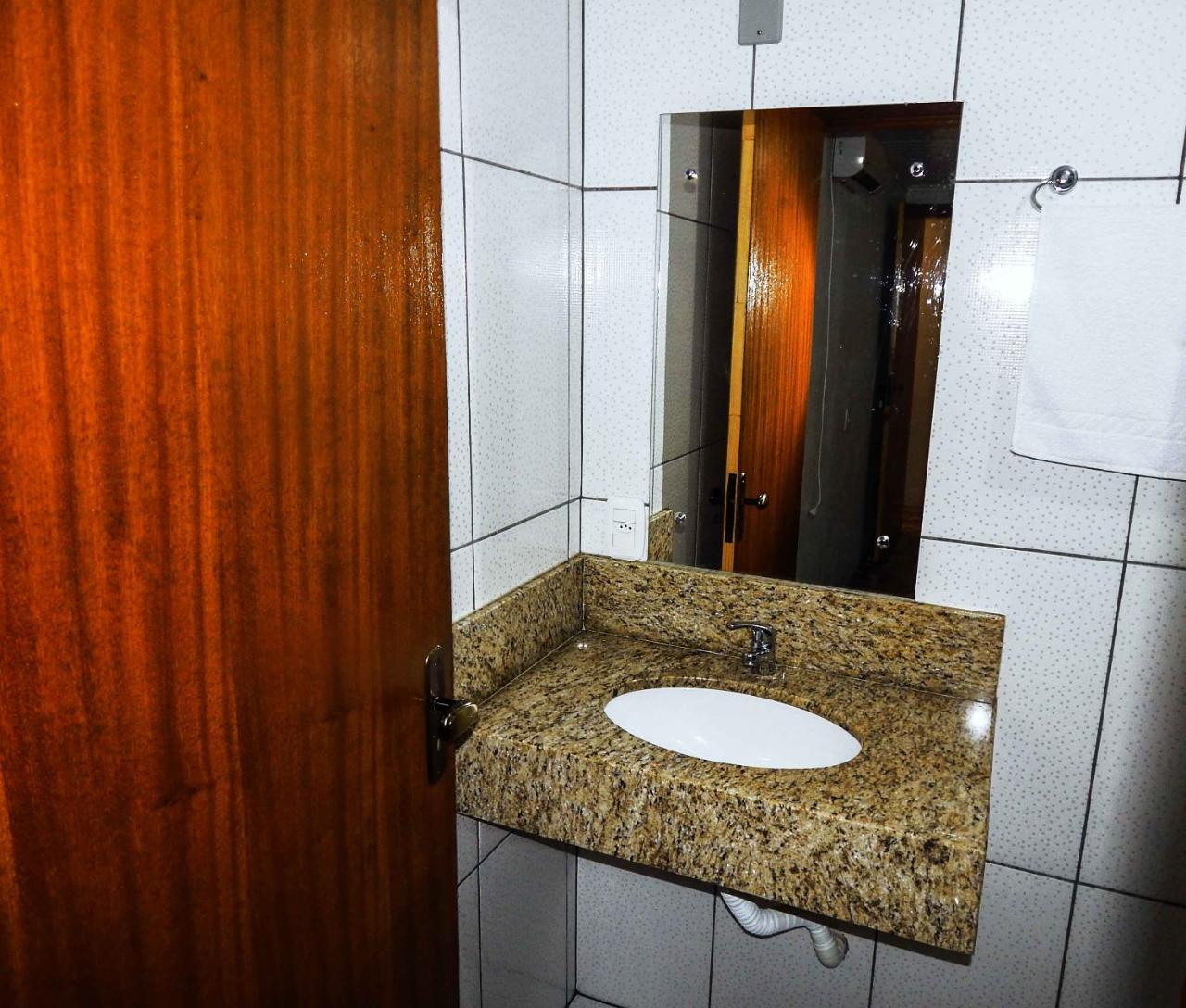 Gramado Suites Residence Possui 5 Quartos E 5 Banheiros Esterno foto